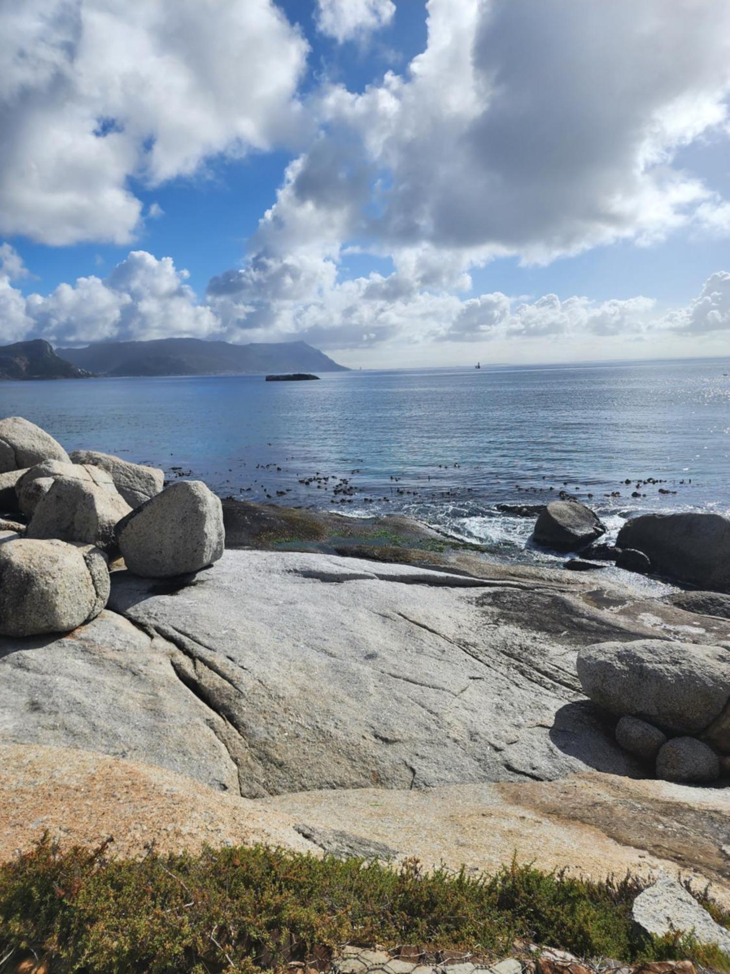 Boulders Blue Bed And Breakfast Саймонстаун Экстерьер фото